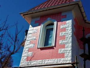 Slobodka-dekorativnaya-otdelka-fasada